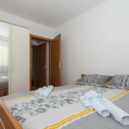 Apartments Mrsic Biograd Na Moru Exterior photo