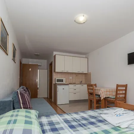 Apartments Mrsic Biograd Na Moru Exterior photo